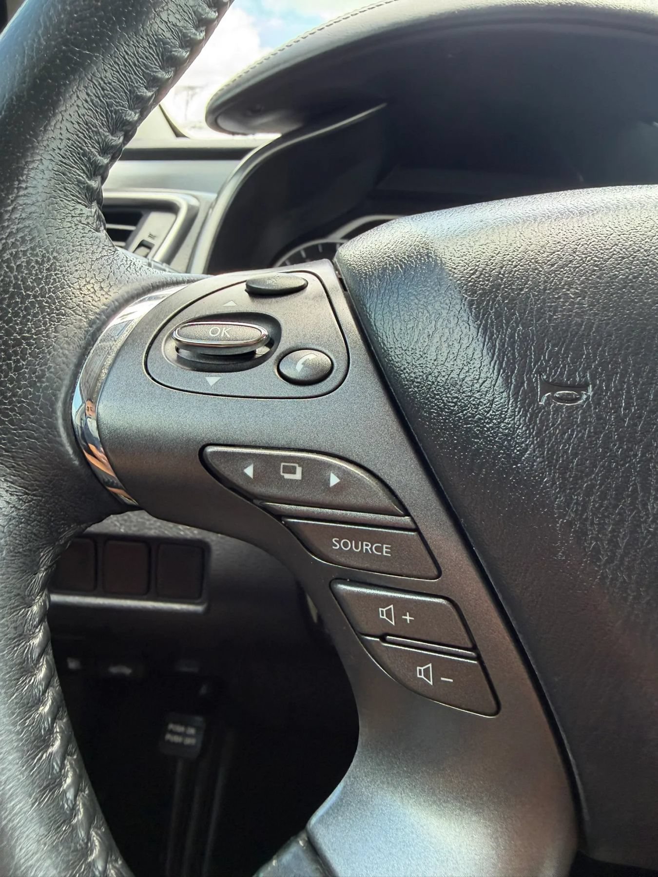 Used 2019 Nissan Murano SV FWD image 13