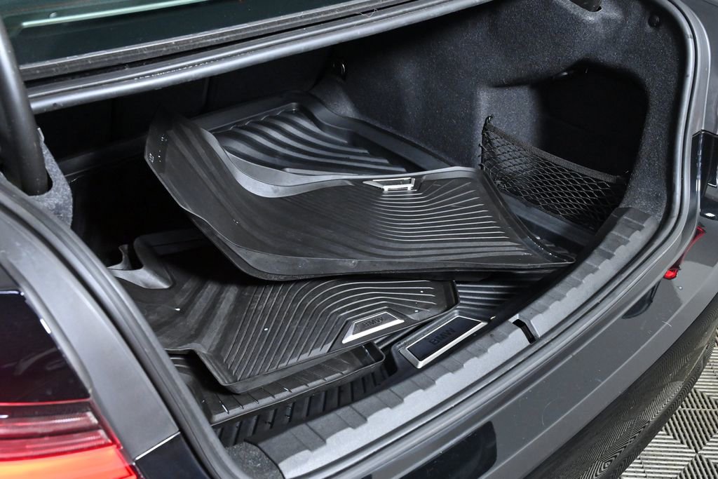 Used 2019 BMW 330i xDrive Sedan w/ Driving Assistance Package image 38