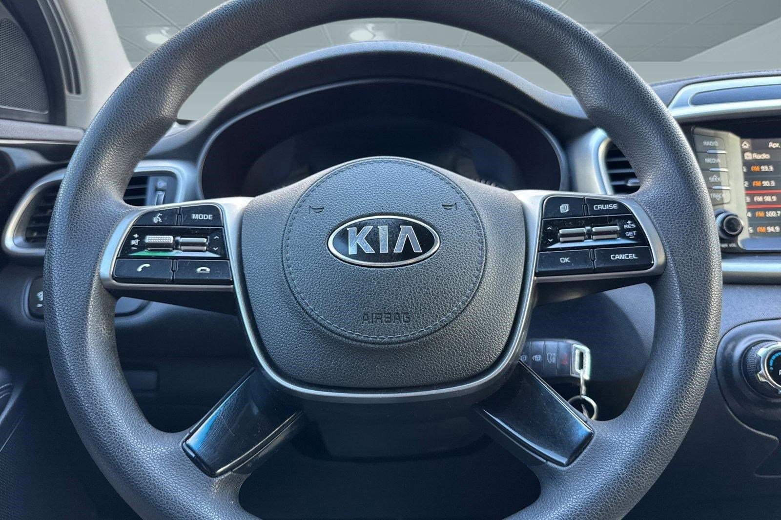 Used 2019 Kia Sorento FWD V6 image 16