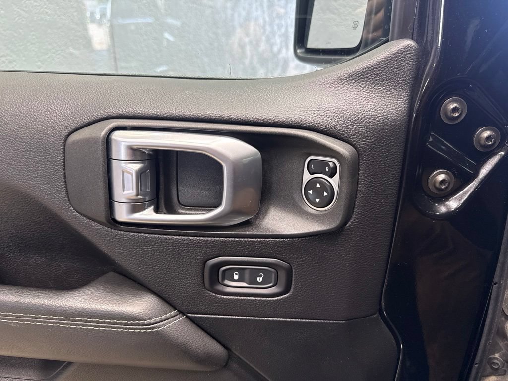 Used 2020 Jeep Wrangler Unlimited Sahara w/ Uconnect 4C Nav & Sound Group AWD/4WD image 34