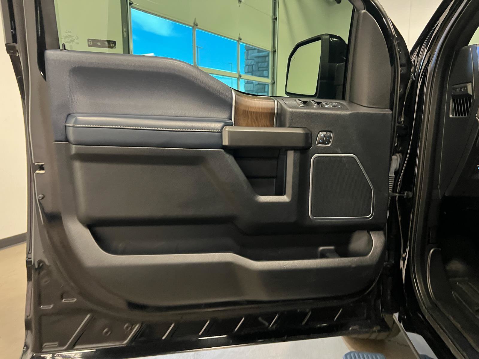 Used 2018 Ford F150 Limited w/ Trailer Tow Package AWD/4WD image 29