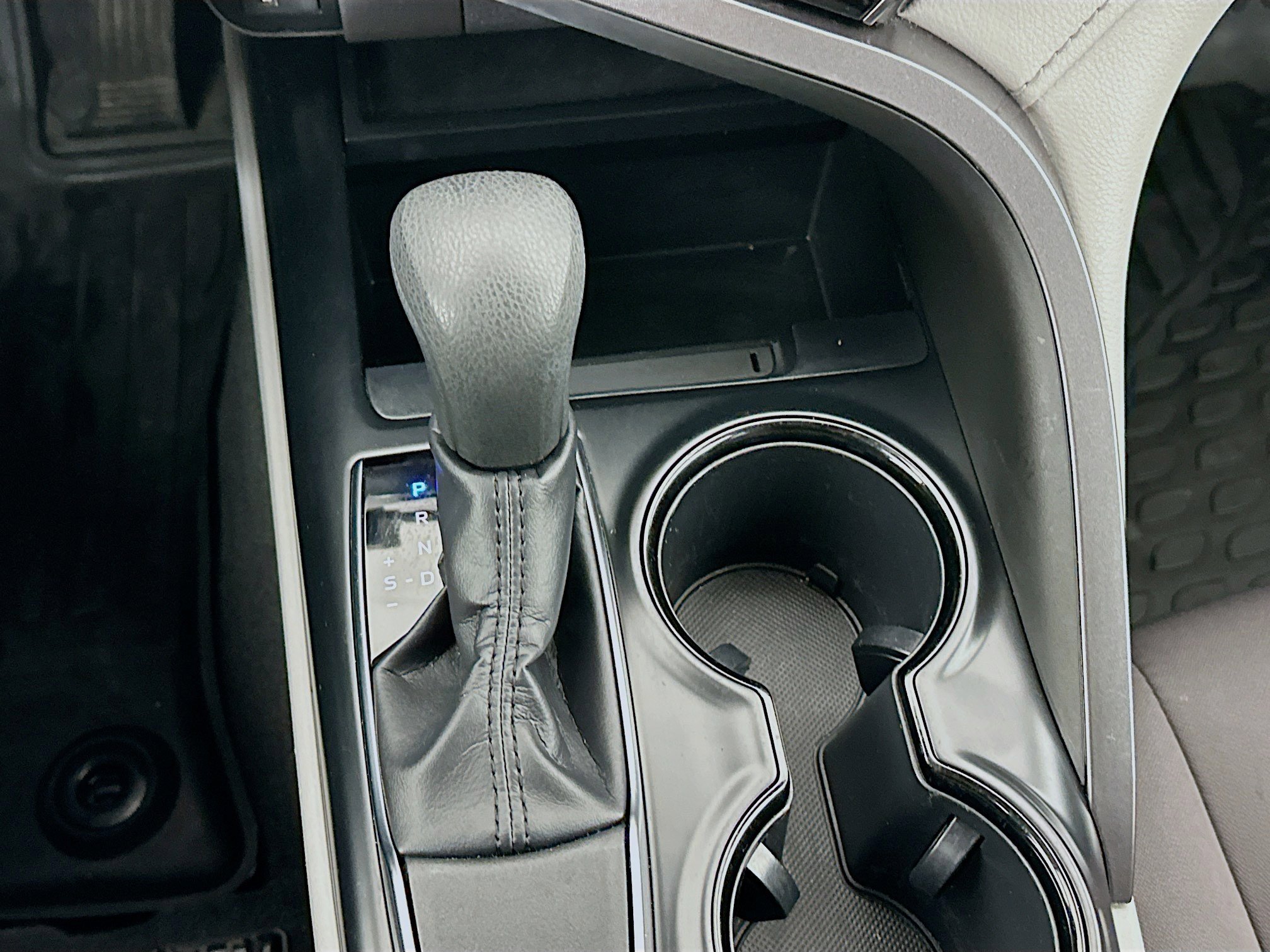 Used 2019 Toyota Camry LE image 23