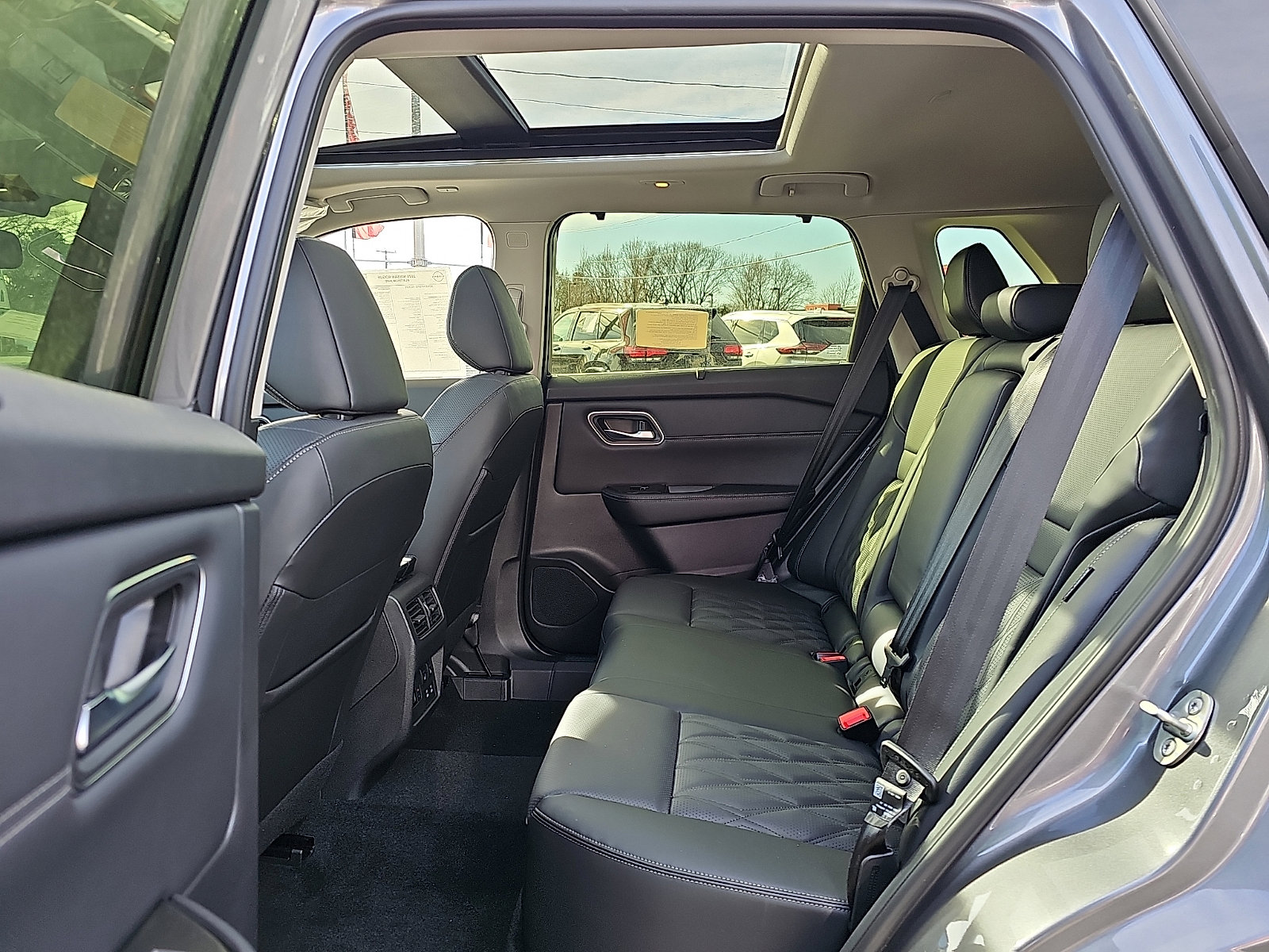 New 2026 Nissan Rogue Platinum image 6