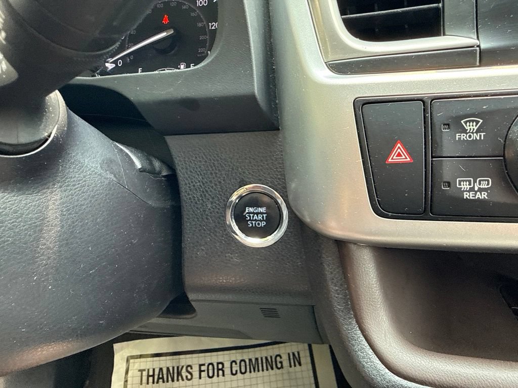Used 2019 Toyota Highlander XLE AWD/4WD image 34