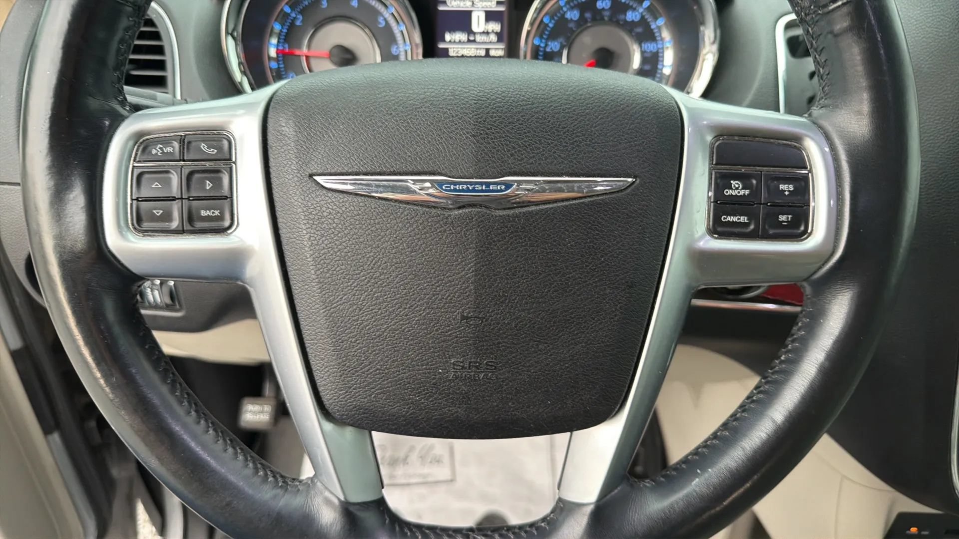 Used 2013 Chrysler Town & Country Touring-L w/ Driver Convenience Group FWD image 21