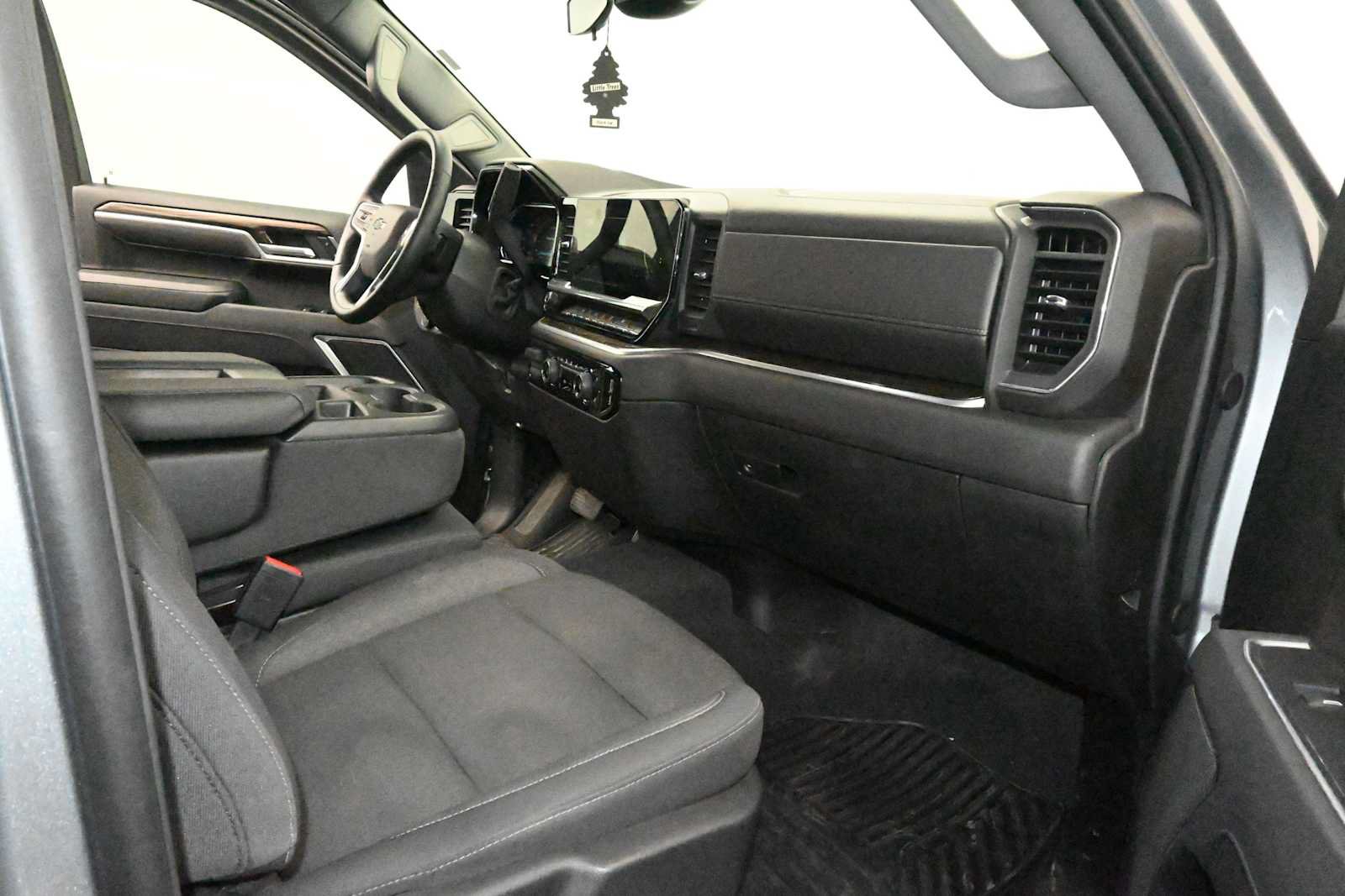 Used 2026 Chevrolet Silverado 1500 RST AWD/4WD image 25