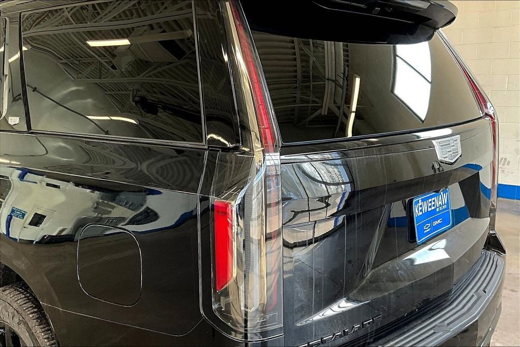 Used 2023 Cadillac Escalade Sport Platinum w/ LPO, ONYX Package image 26