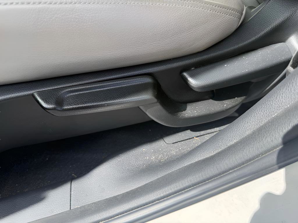 Used 2021 Honda HR-V EX-L image 10