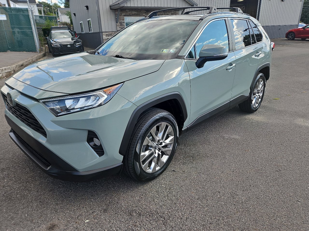 Used 2019 Toyota RAV4 XLE Premium image 7