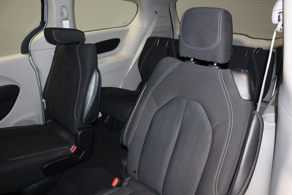 Used 2024 Chrysler Voyager LX image 20