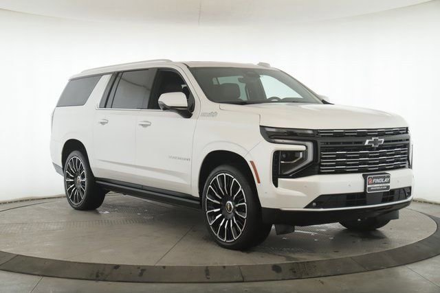 Used 2025 Chevrolet Suburban High Country image 2