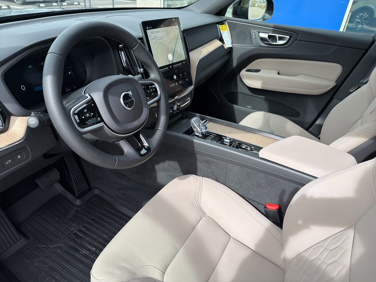 New 2026 Volvo XC60 T8 Plus w/ Protection Package Premier image 20