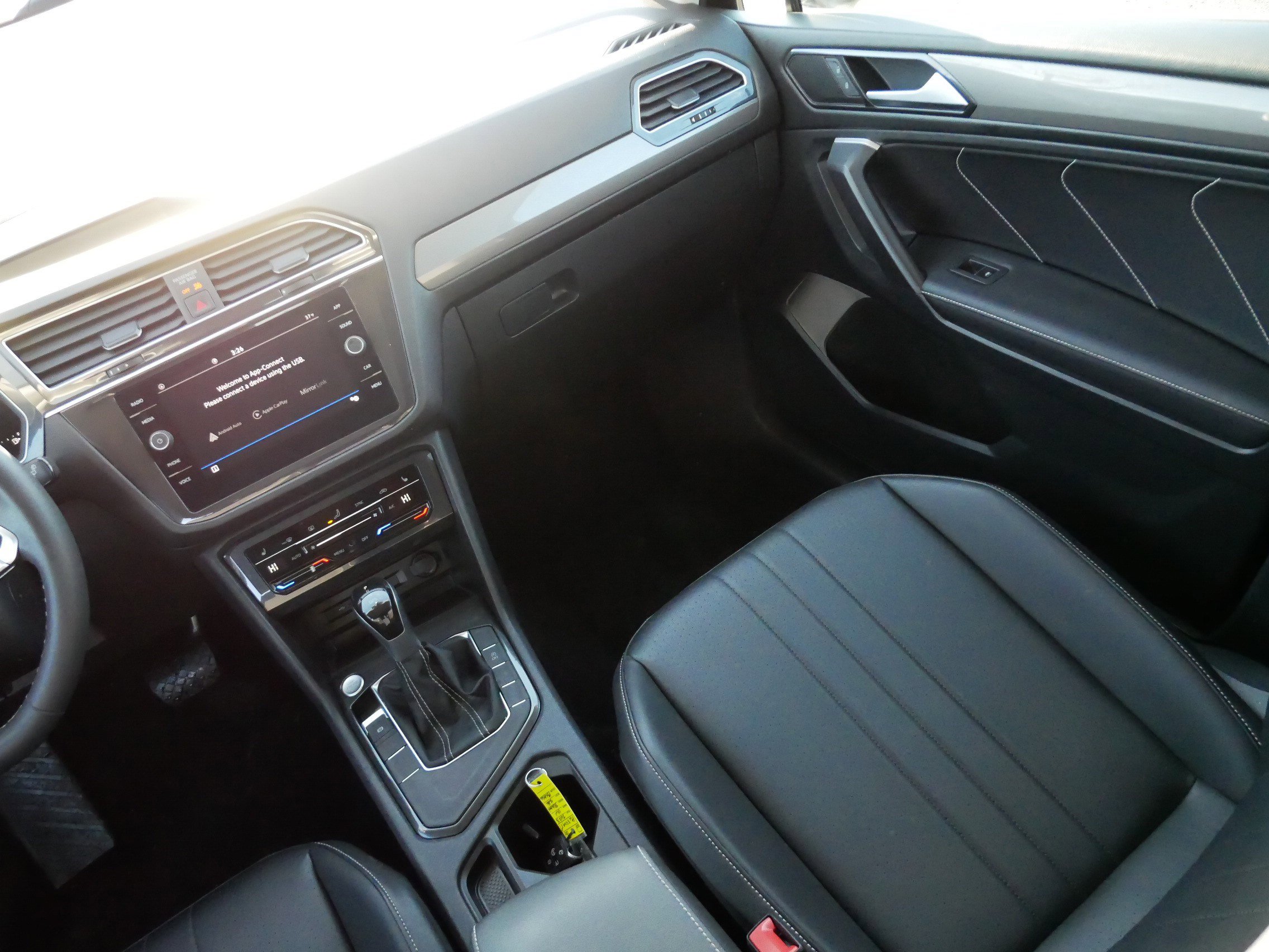 Certified 2023 Volkswagen Tiguan SE image 11