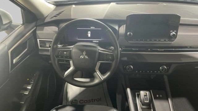 Used 2024 Mitsubishi Outlander SE AWD/4WD image 17