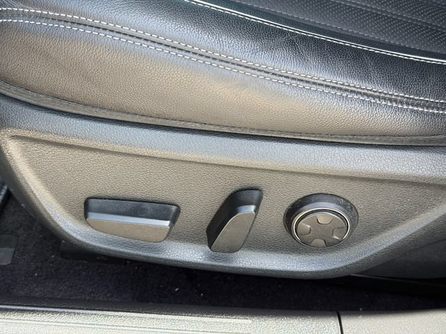 Used 2022 Genesis G70 3.3T RWD image 19