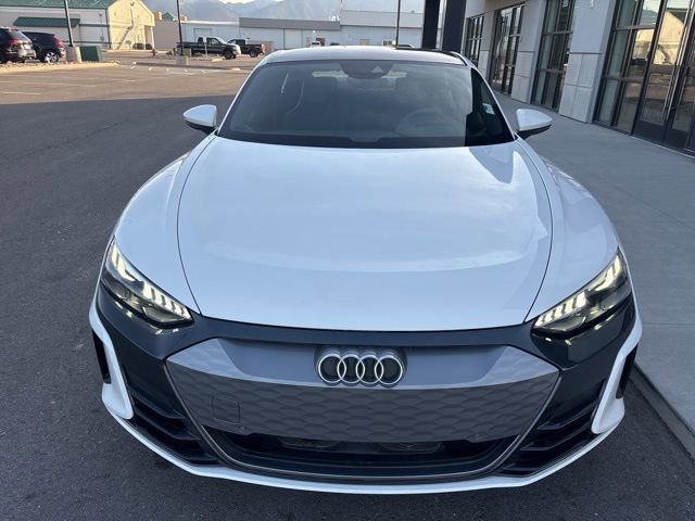 Used 2022 Audi e-tron GT Premium Plus image 2