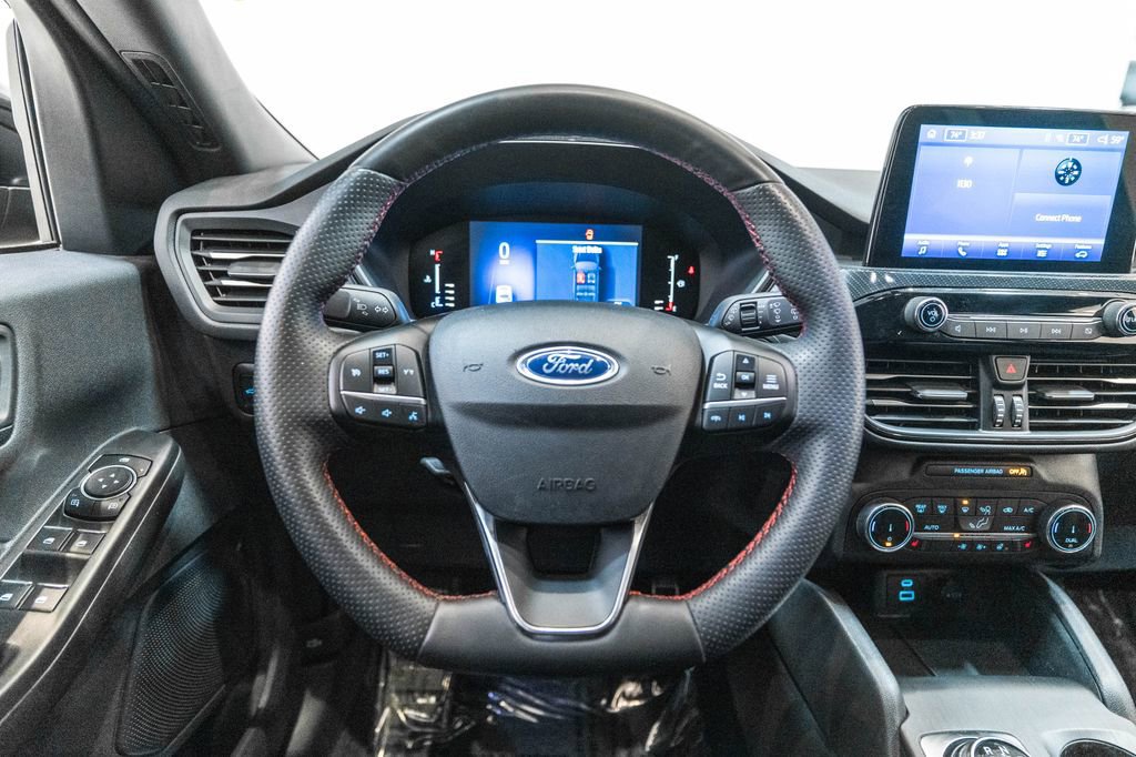 Used 2023 Ford Escape ST-Line Select AWD/4WD image 16