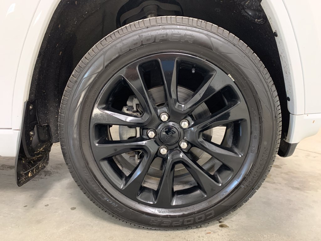 Used 2019 Jeep Grand Cherokee Altitude AWD/4WD image 28