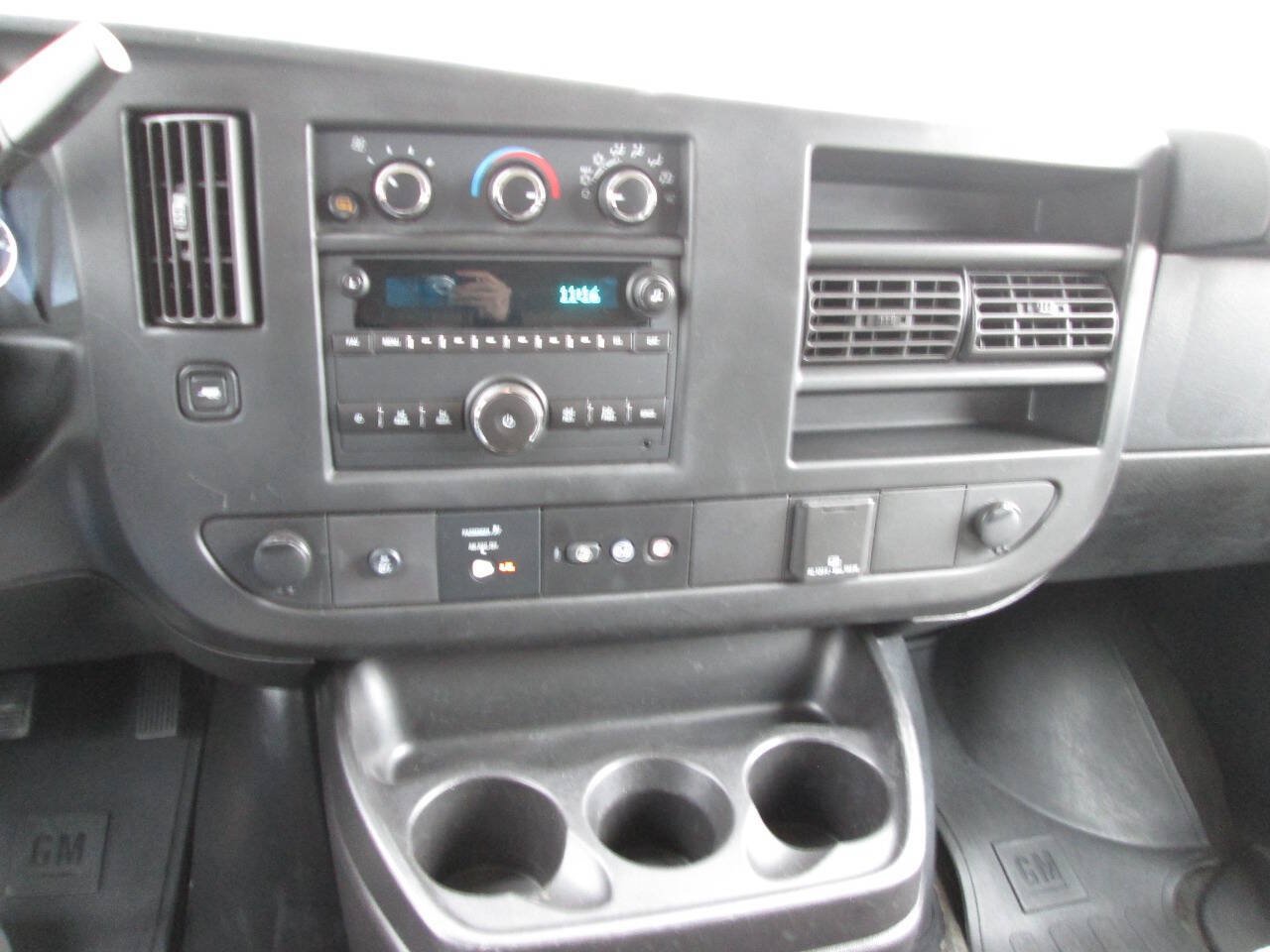 Used 2018 Chevrolet Express 3500 LT w/ LT Preferred Equipment Group RWD image 13