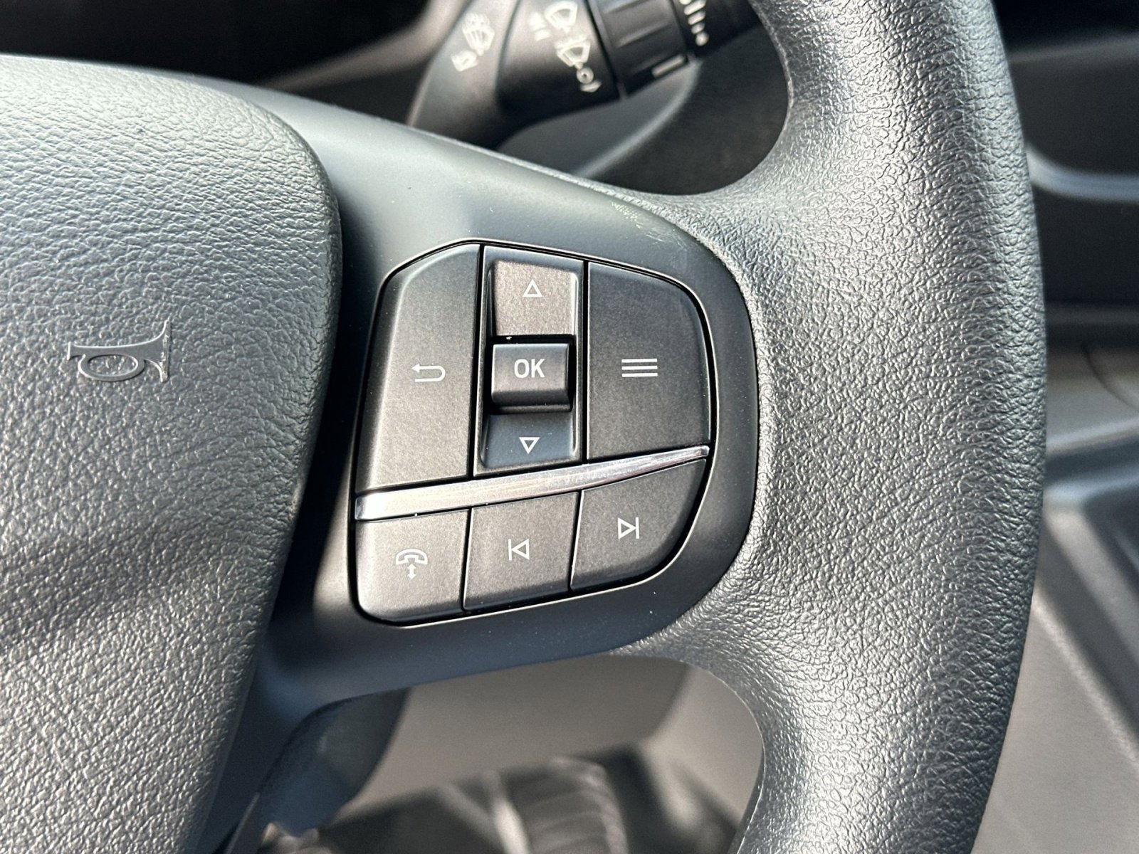 New 2026 Ford Transit 250 148 Medium Roof w/ Load Area Protection Package image 20