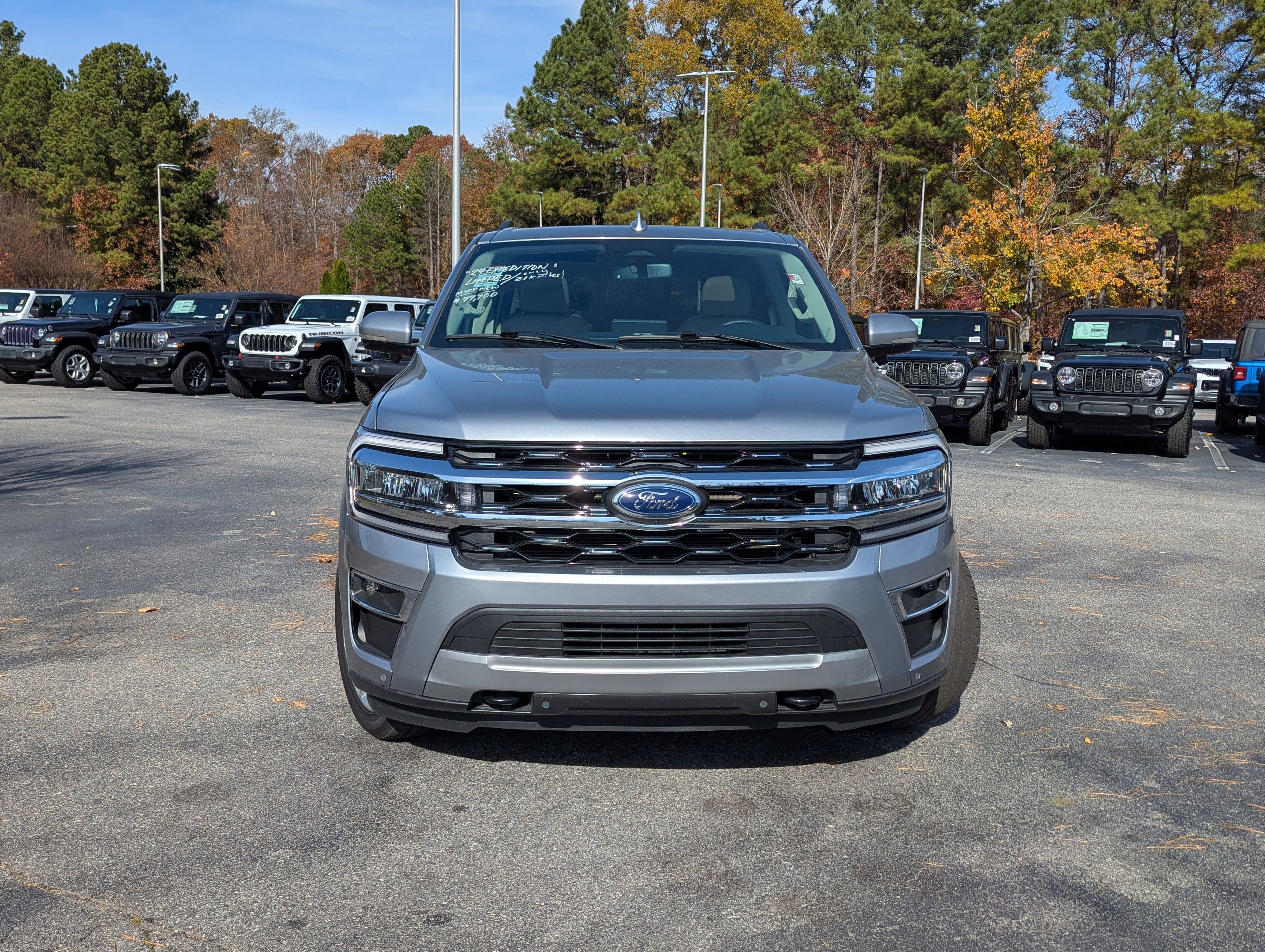Used 2024 Ford Expedition Limited image 2