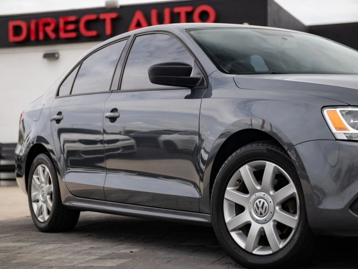 Used 2013 Volkswagen Jetta S FWD image 2