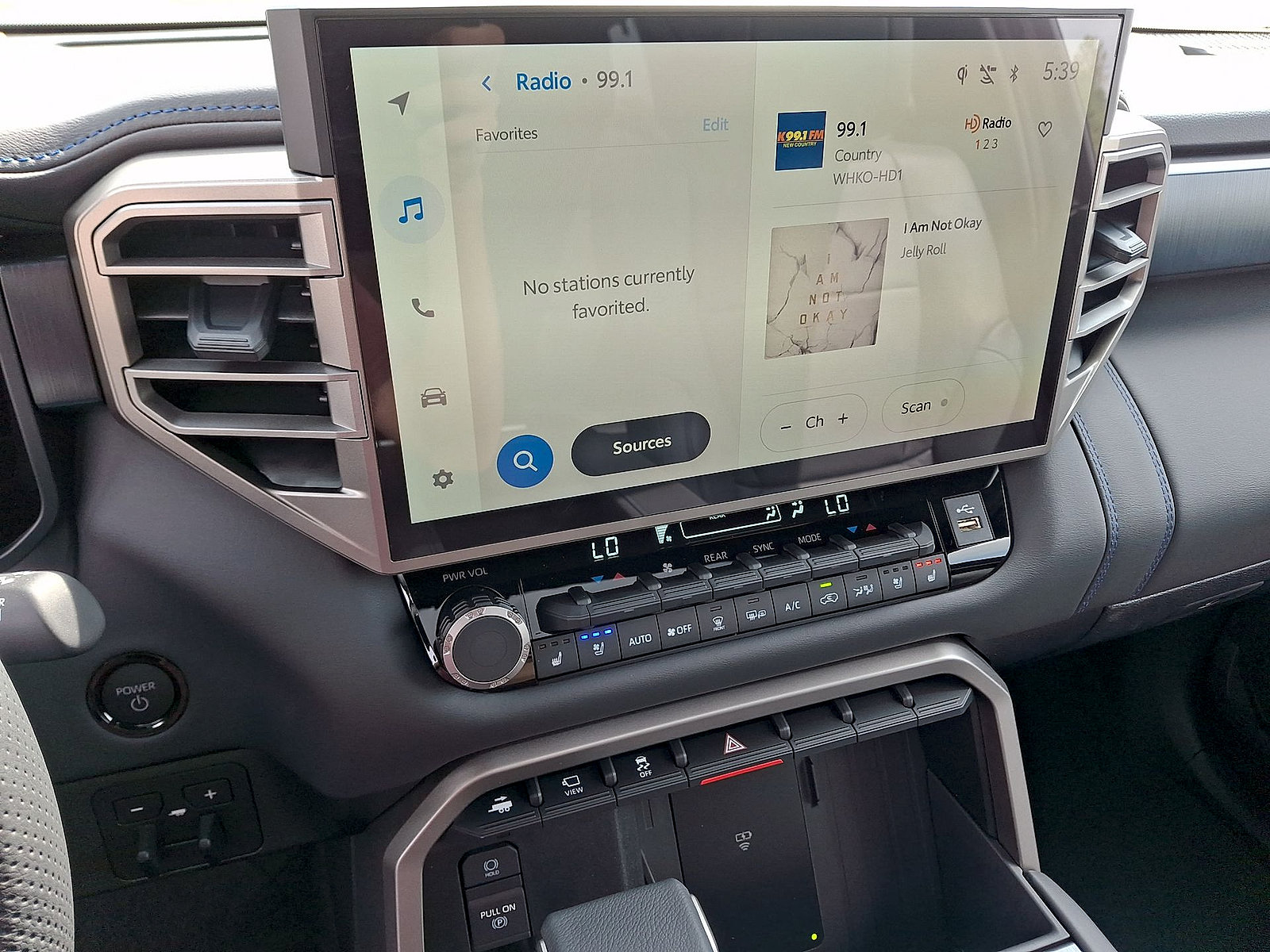 New 2026 Toyota Sequoia Platinum w/ Tow Technology Package AWD/4WD image 16