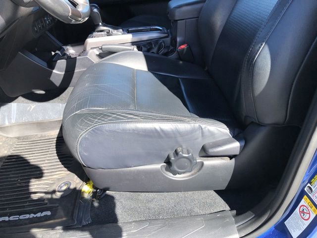 Used 2018 Toyota Tacoma Limited image 22