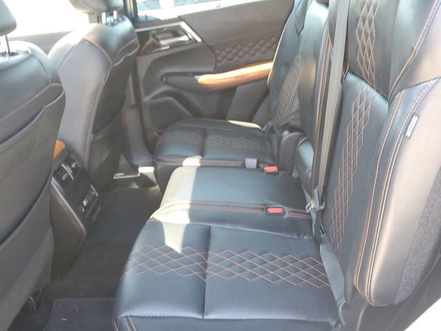 Used 2023 Mitsubishi Outlander SEL AWD/4WD image 13