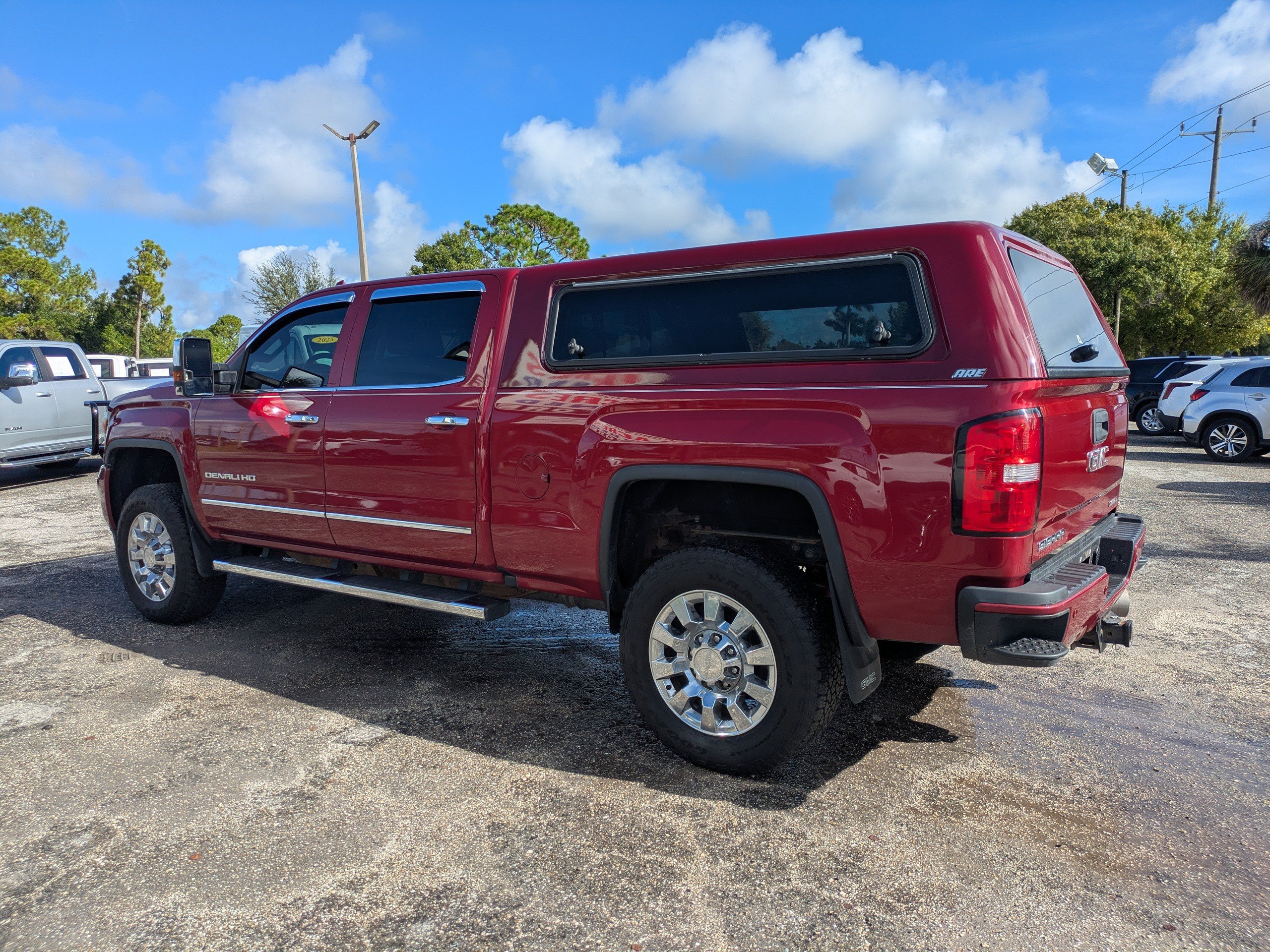 Used 2018 GMC Sierra 2500 Denali w/ Duramax Plus Package AWD/4WD image 6