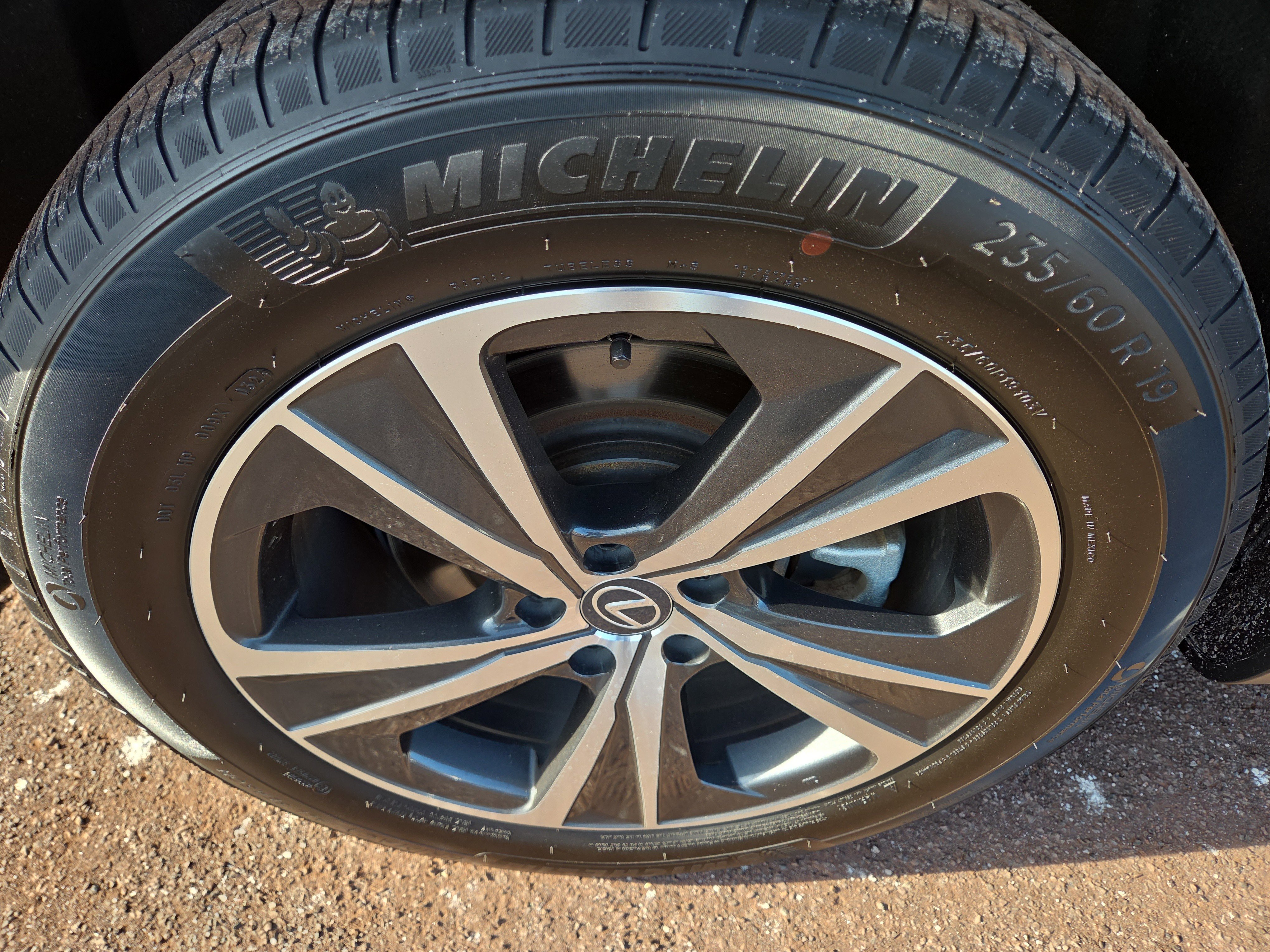 Used 2024 Lexus RX 350 Premium w/ Accessory Package (Z1) image 10