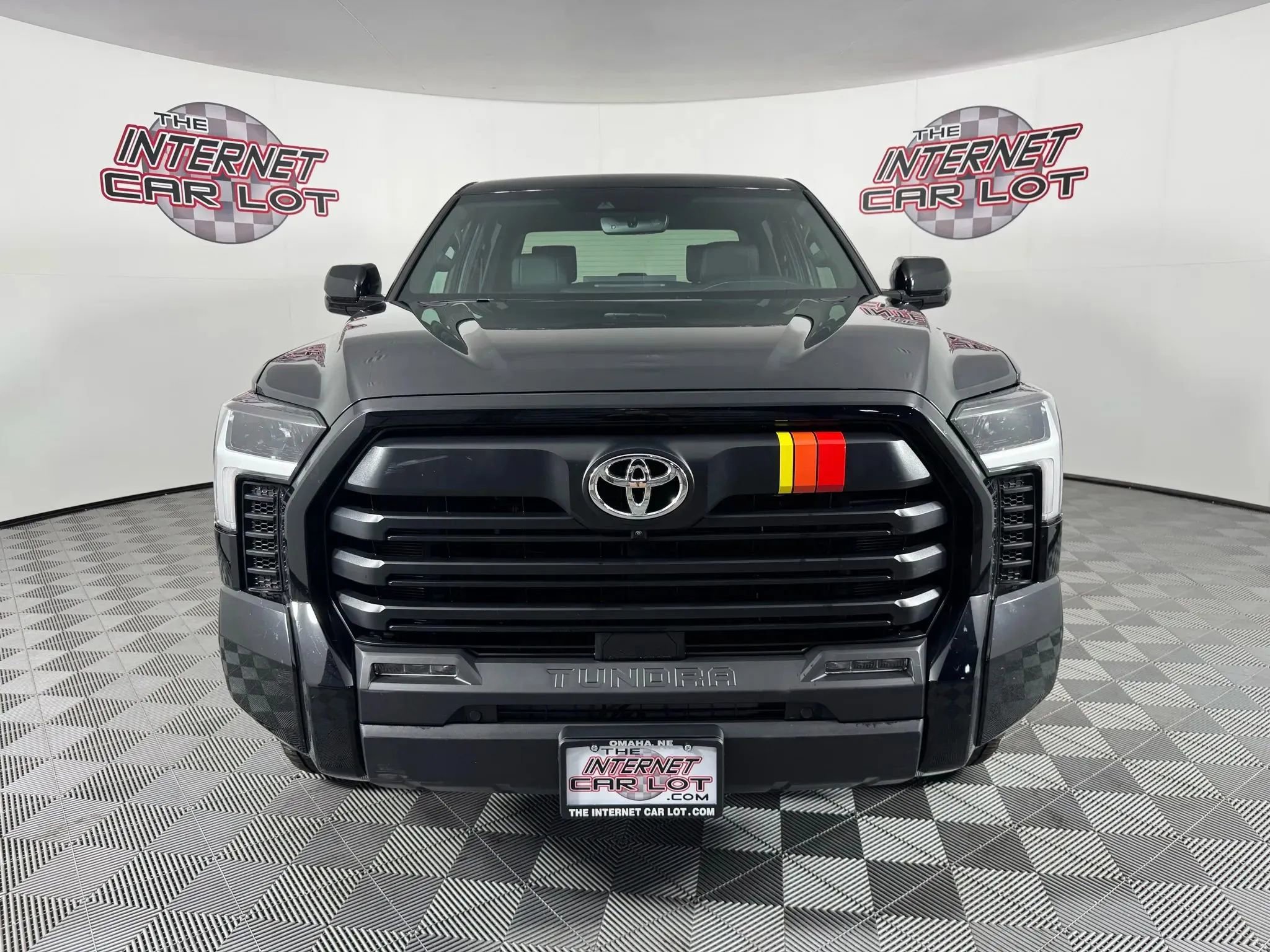 Used 2025 Toyota Tundra Platinum image 2