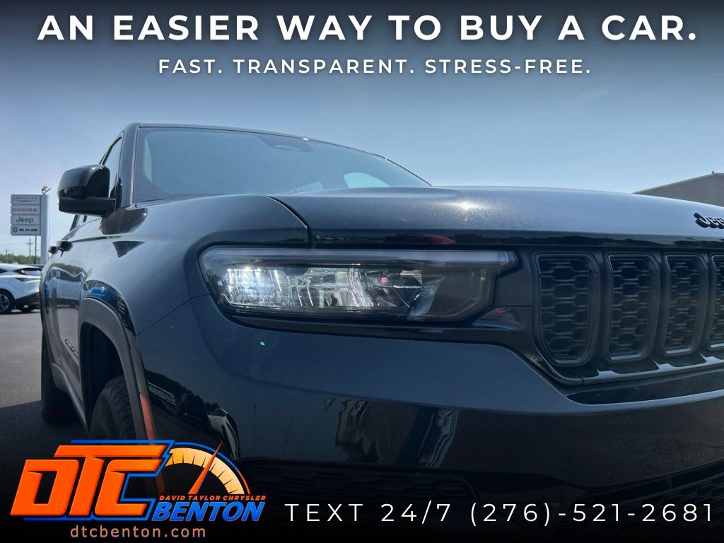 Used 2025 Jeep Grand Cherokee Altitude AWD/4WD image 6
