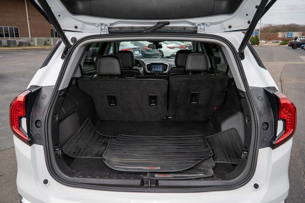 Used 2023 GMC Terrain SLT image 5