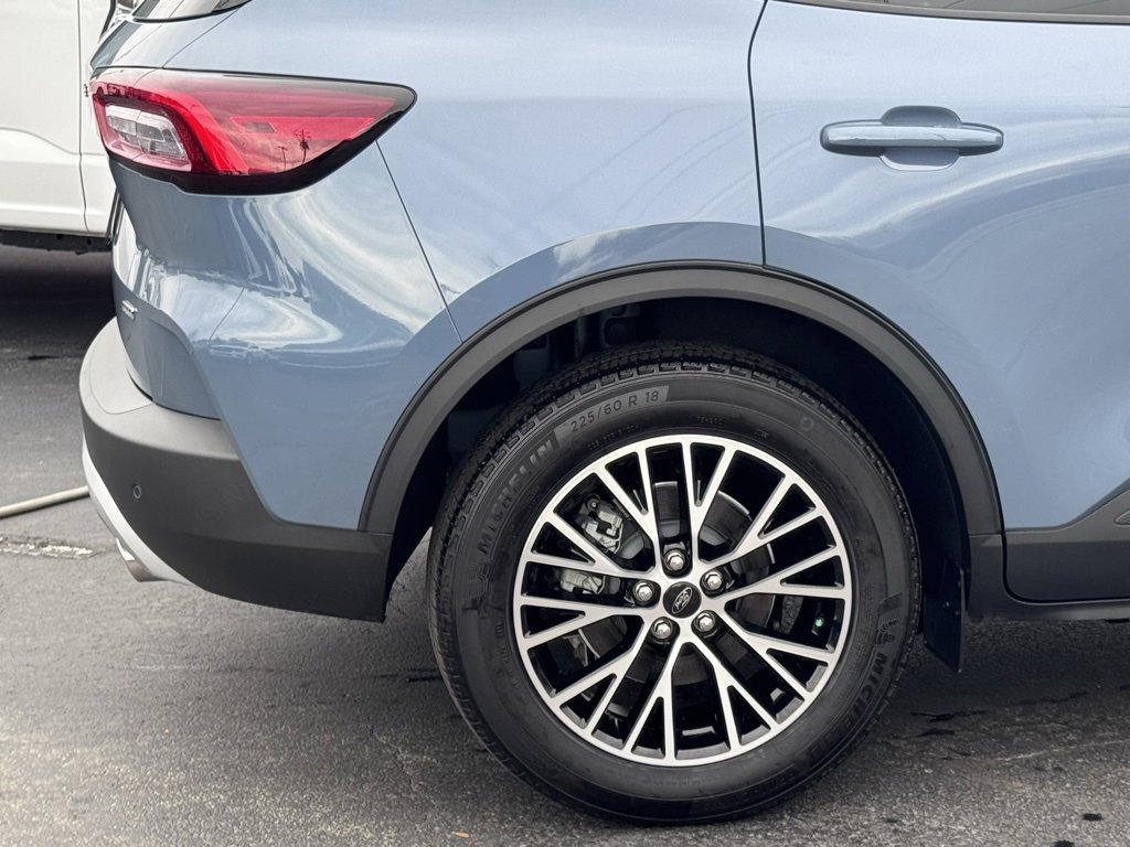 Used 2024 Ford Escape SE image 42