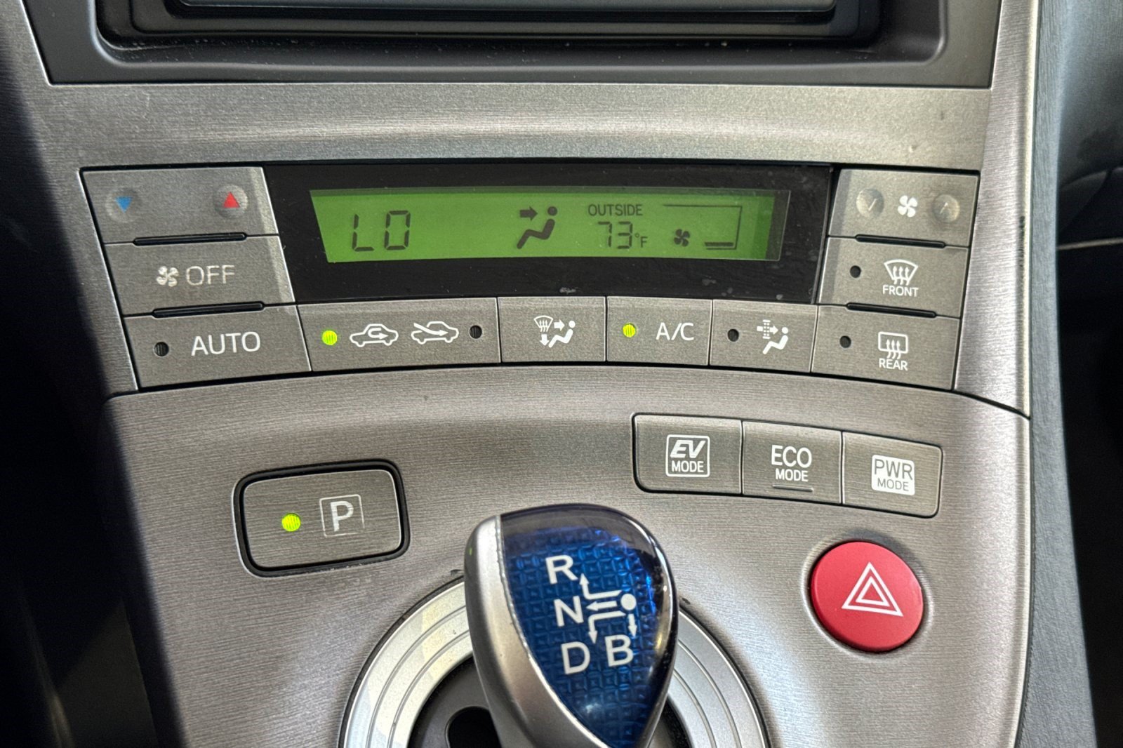 Used 2015 Toyota Prius Five FWD image 26