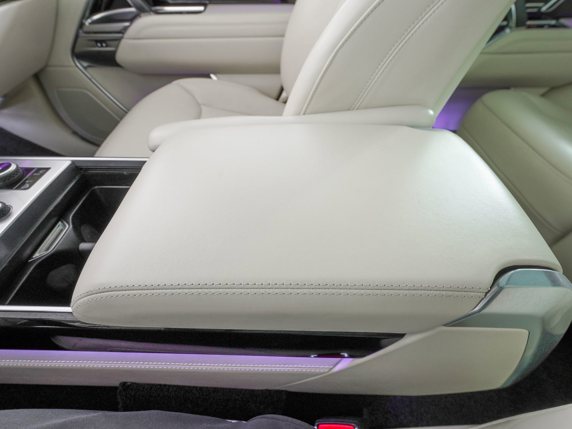 Used 2023 Land Rover Range Rover SE image 16