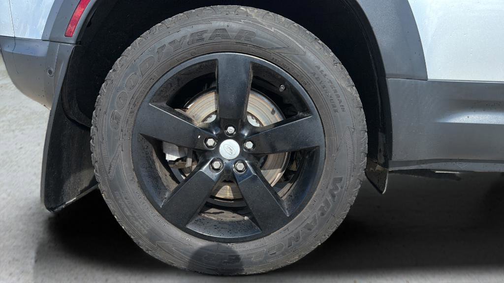 Used 2020 Land Rover Defender 110 HSE image 13