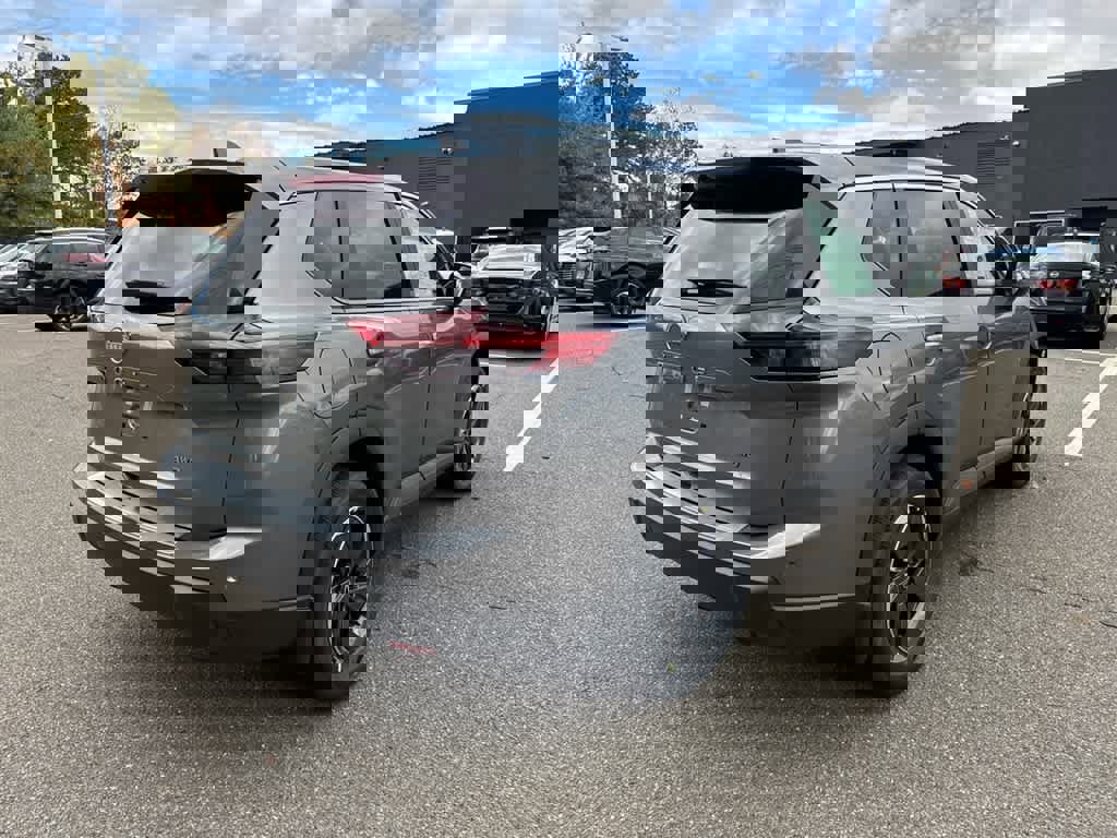 New 2026 Nissan Rogue SV image 7