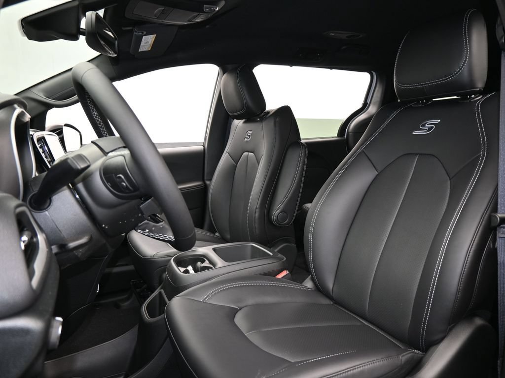 New 2026 Chrysler Pacifica Select w/ S Appearance Package FWD image 10