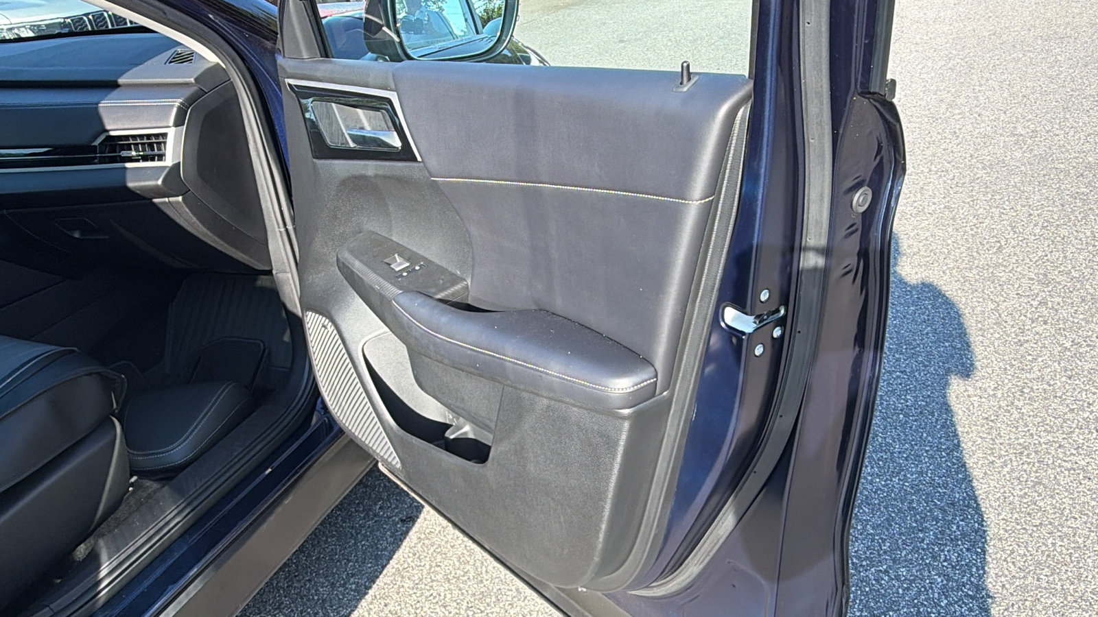 Used 2025 Mitsubishi Outlander SE FWD image 18