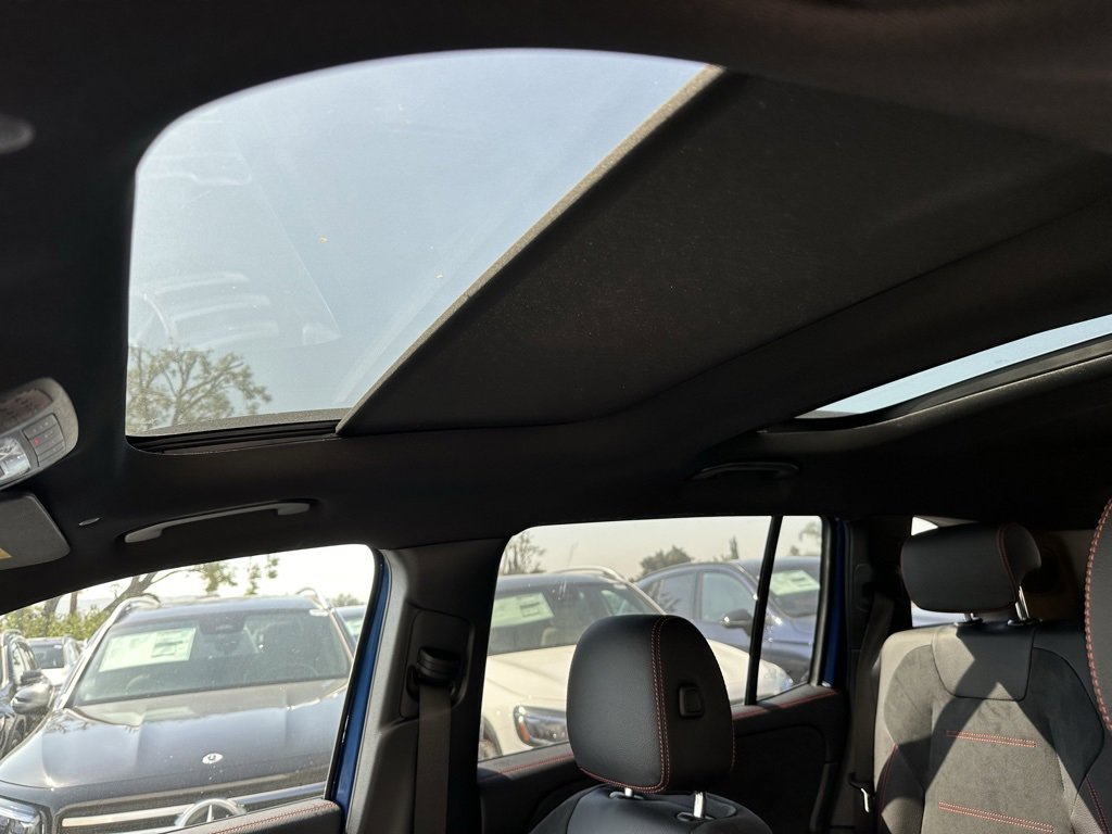 Used 2024 Mercedes-Benz GLB 250 image 17