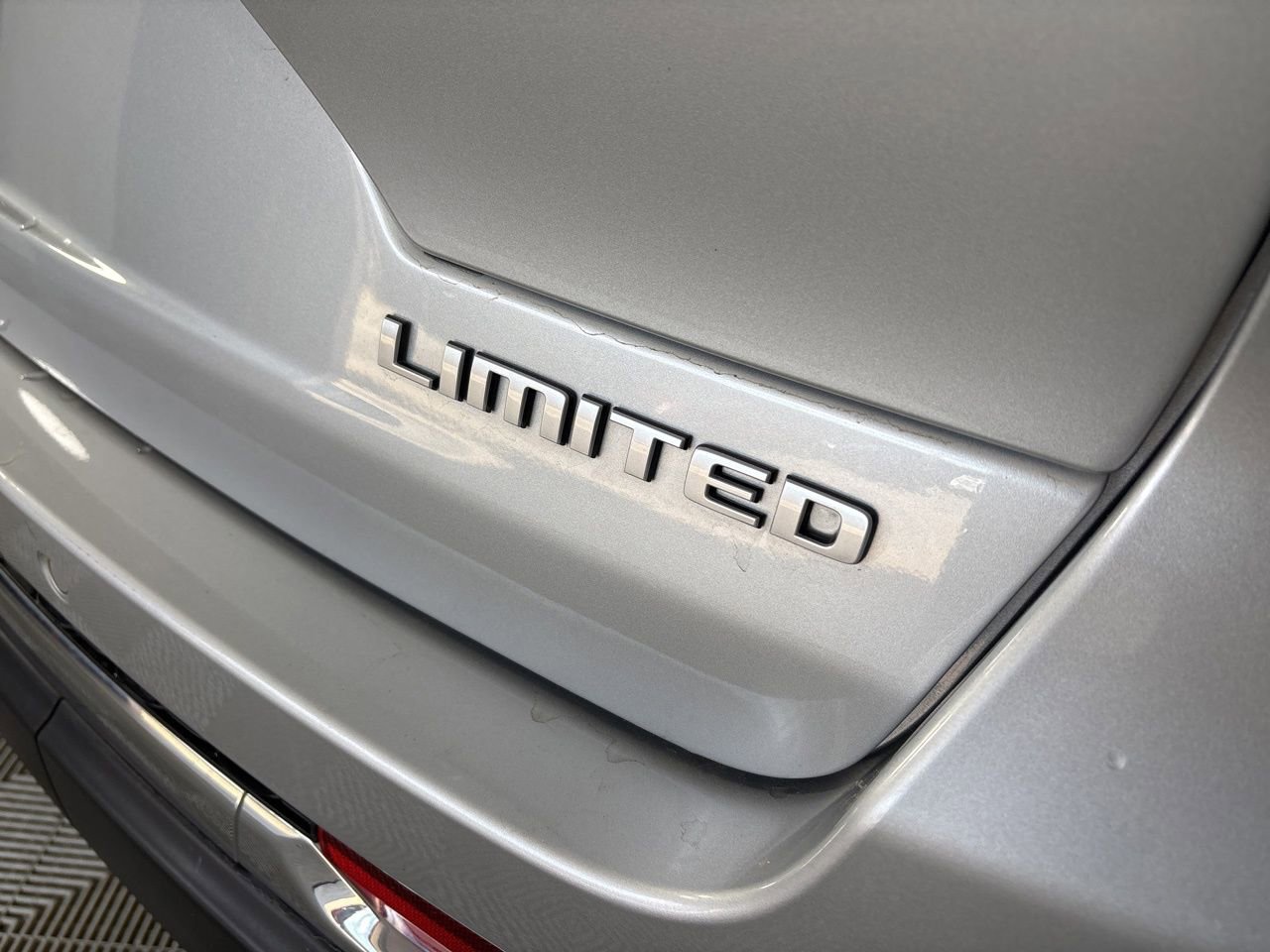 Used 2024 Jeep Grand Cherokee Limited w/ Luxury Tech Group II image 39