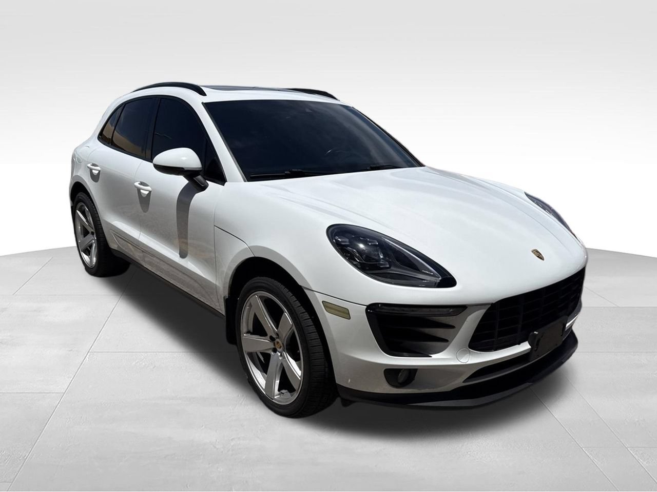 Used 2018 Porsche Macan AWD/4WD image 8