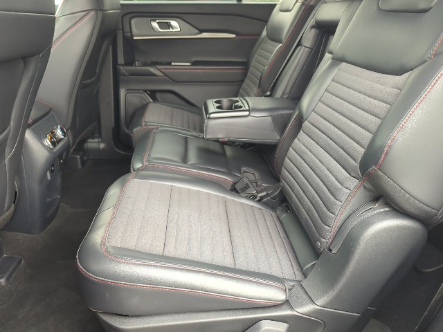 Used 2026 Ford Explorer ST-Line w/ ST-Line Street Pack AWD/4WD image 24