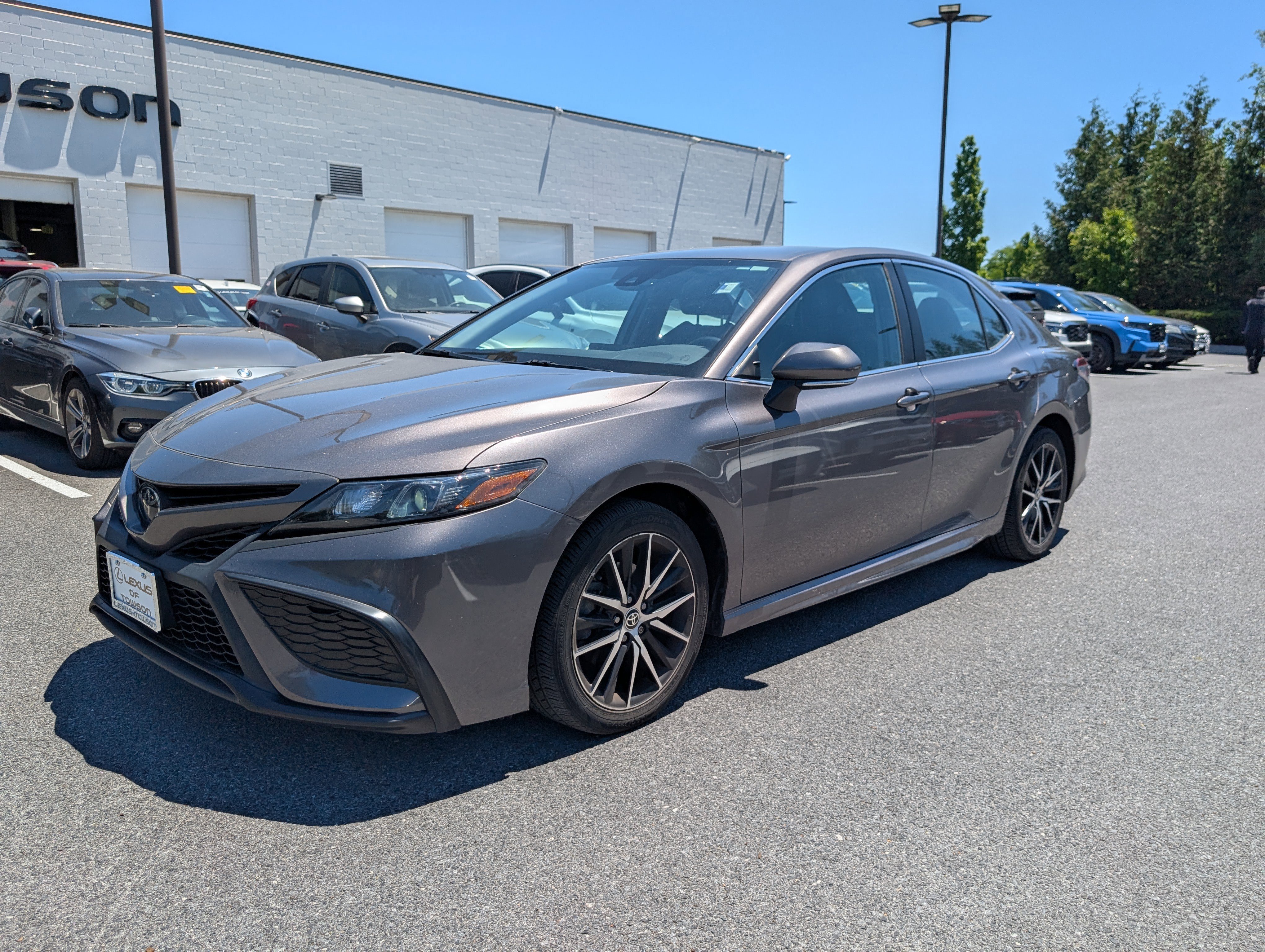 Used 2022 Toyota Camry SE FWD image 7