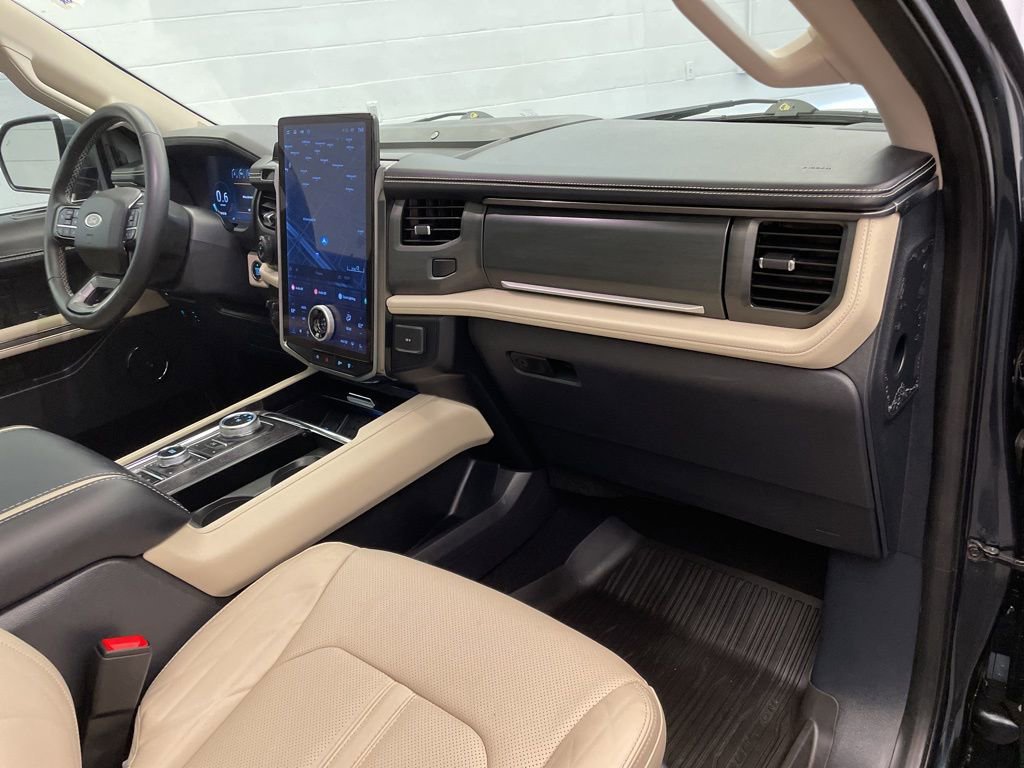 Used 2024 Ford Expedition Platinum image 27