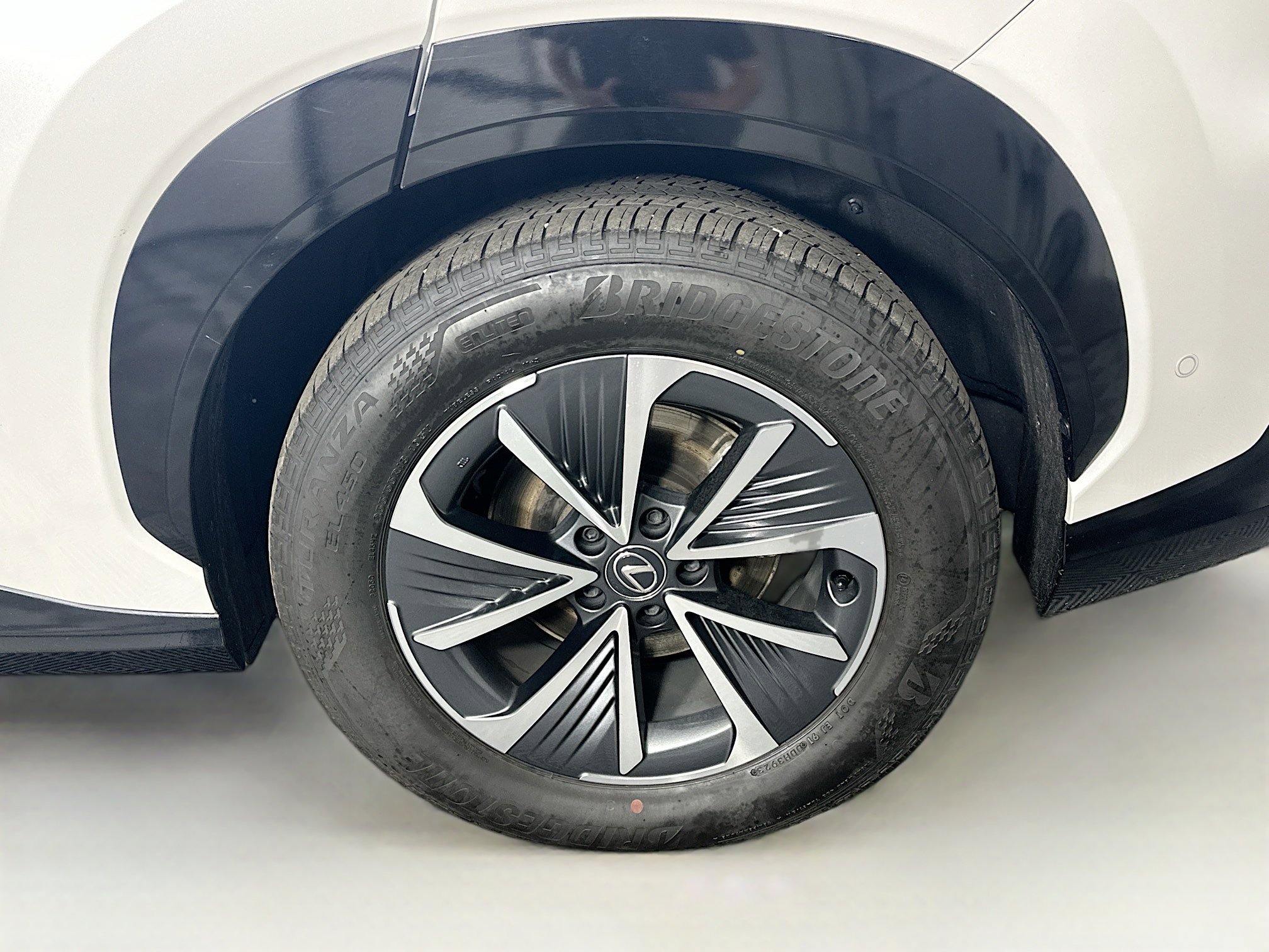 Used 2023 Lexus RZ 450e Premium w/ Technology Package image 11