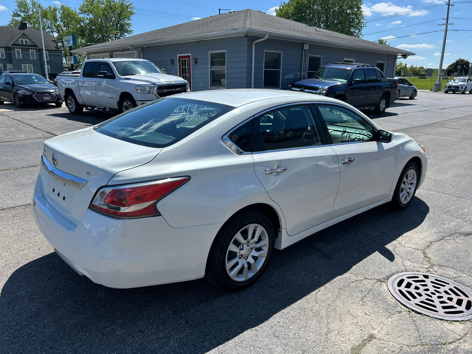 Used 2014 Nissan Altima 2.5 S FWD image 3