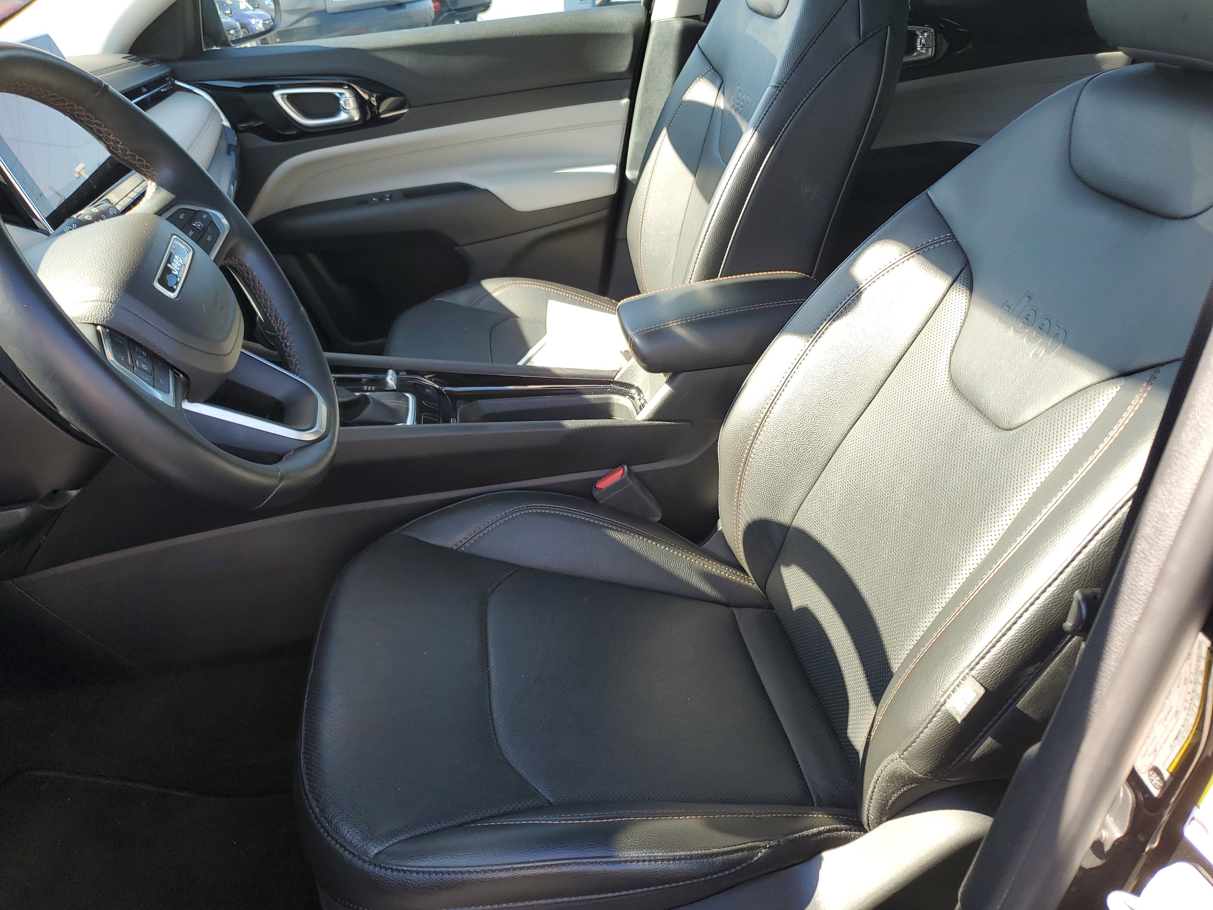 Used 2022 Jeep Compass Limited w/ Elite Group AWD/4WD image 13